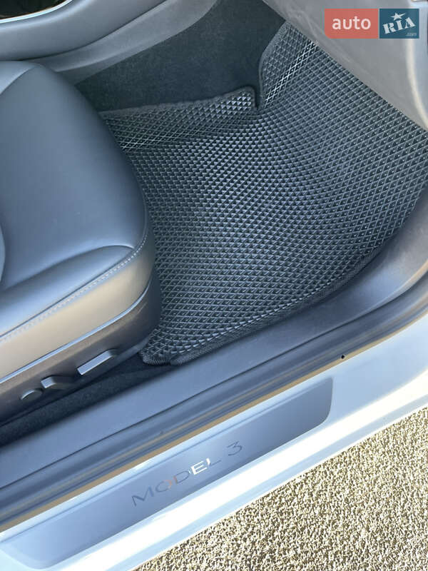 Седан Tesla Model 3 2018 в Одессе