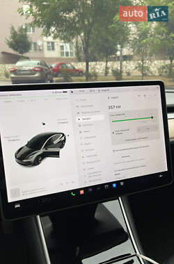 Седан Tesla Model 3 2018 в 