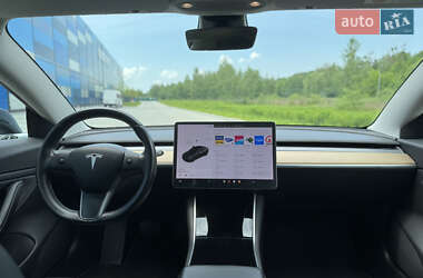 Седан Tesla Model 3 2019 в 