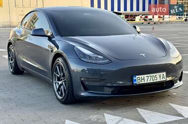 Седан Tesla Model 3 2021 в 