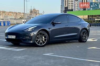Седан Tesla Model 3 2021 в 