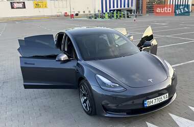 Седан Tesla Model 3 2021 в 