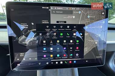 Седан Tesla Model 3 2021 в 