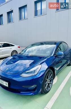 Седан Tesla Model 3 2022 в Киеве