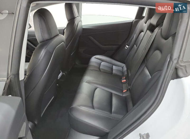 Седан Tesla Model 3 2019 в Киеве