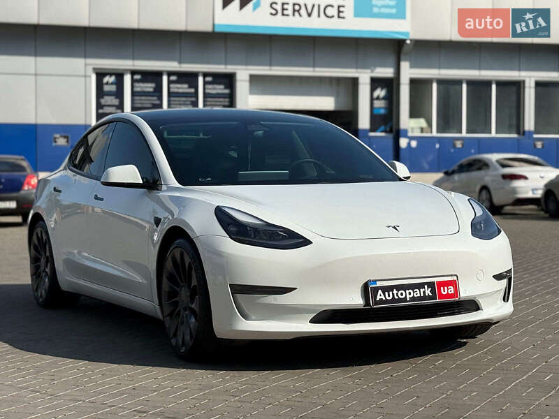 Седан Tesla Model 3 2021 в Одессе