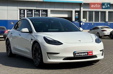 Седан Tesla Model 3 2021 в 