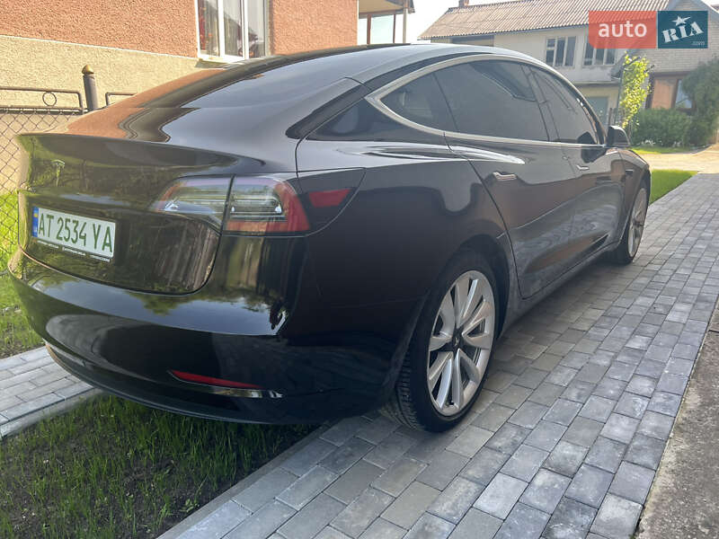 Седан Tesla Model 3 2018 в Долине