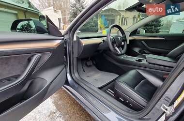 Седан Tesla Model 3 2021 в 