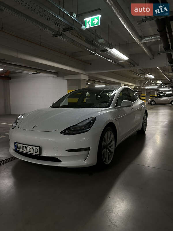 Tesla Model 3 2019