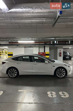 Седан Tesla Model 3 2019 в 
