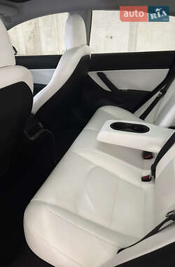 Седан Tesla Model 3 2019 в 