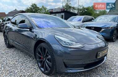Седан Tesla Model 3 2020 в 