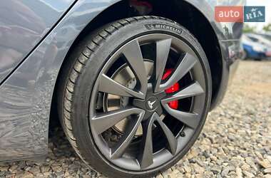 Седан Tesla Model 3 2020 в 
