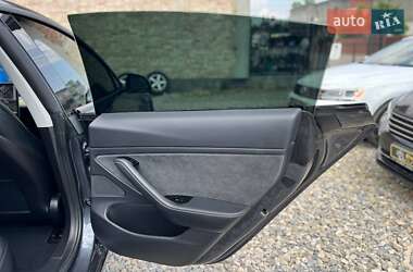 Седан Tesla Model 3 2020 в 