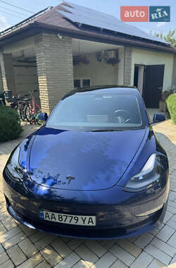 Седан Tesla Model 3 2022 в 