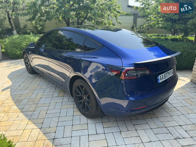 Седан Tesla Model 3 2022 в Києві