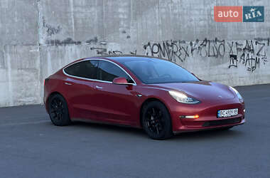 Седан Tesla Model 3 2020 в 