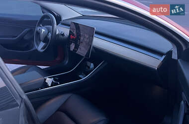 Седан Tesla Model 3 2020 в 
