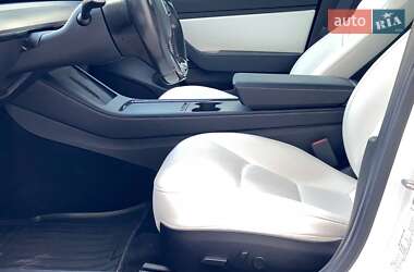 Седан Tesla Model 3 2019 в 