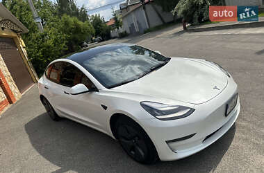 Седан Tesla Model 3 2023 в 