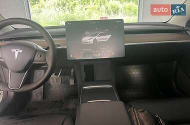 Седан Tesla Model 3 2022 в 
