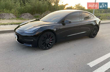 Седан Tesla Model 3 2023 в 