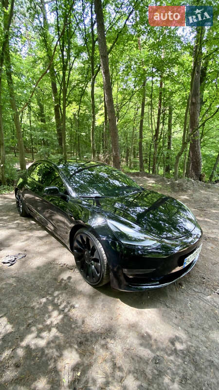 Седан Tesla Model 3 2023 в Львове