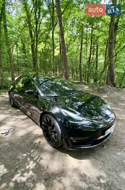 Седан Tesla Model 3 2023 в 
