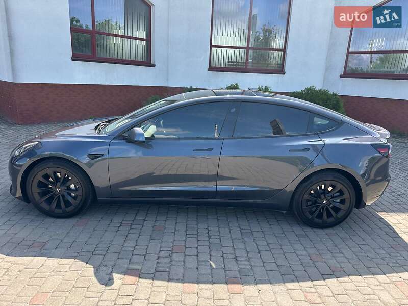 Седан Tesla Model 3 2021 в Луцьку