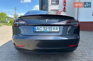 Седан Tesla Model 3 2021 в Луцке