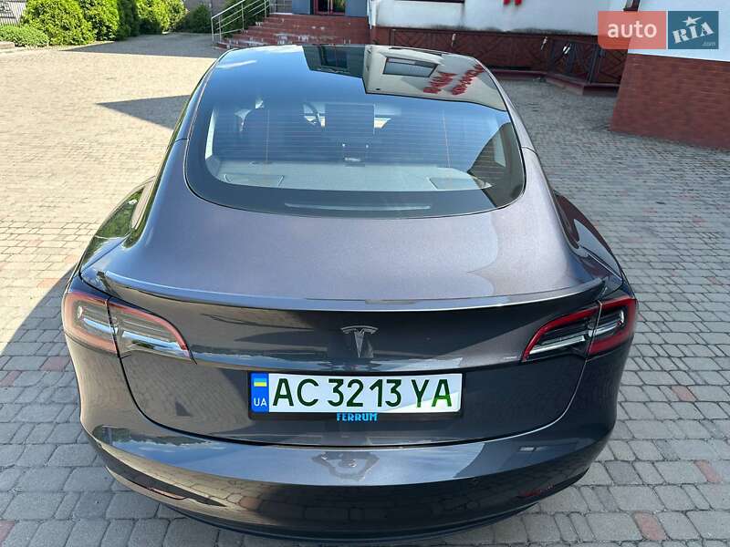 Седан Tesla Model 3 2021 в Луцьку