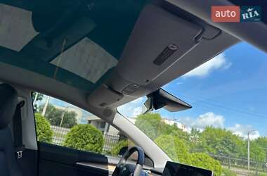 Седан Tesla Model 3 2021 в Луцке