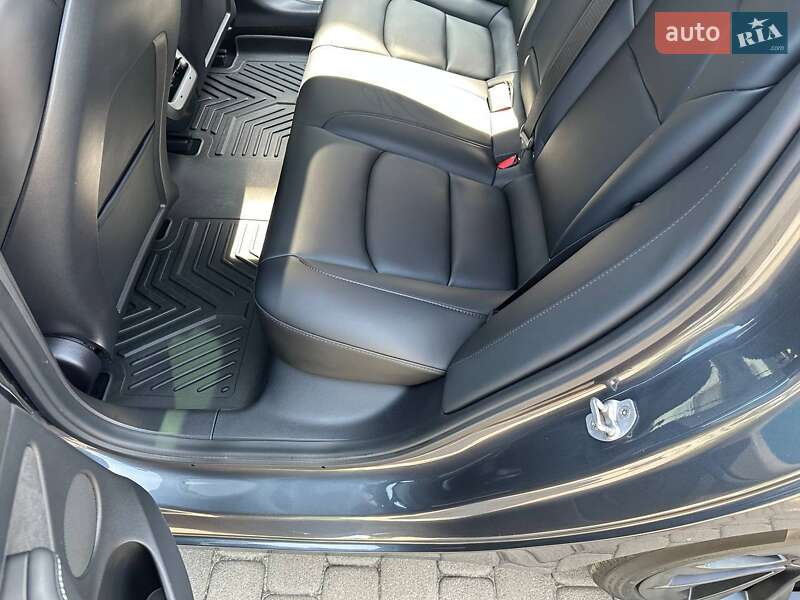 Седан Tesla Model 3 2021 в Луцьку