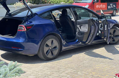 Седан Tesla Model 3 2022 в 