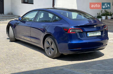 Седан Tesla Model 3 2022 в 