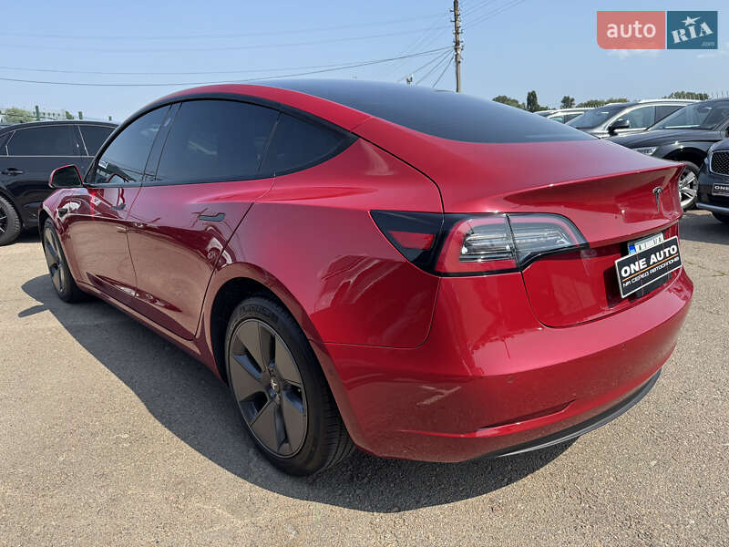 Седан Tesla Model 3 2021 в Киеве