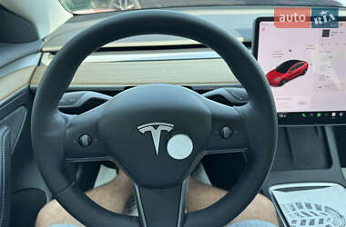 Седан Tesla Model 3 2021 в 