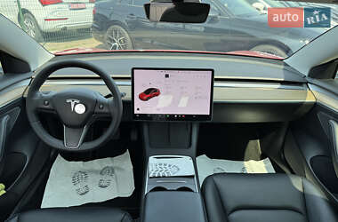 Седан Tesla Model 3 2021 в 