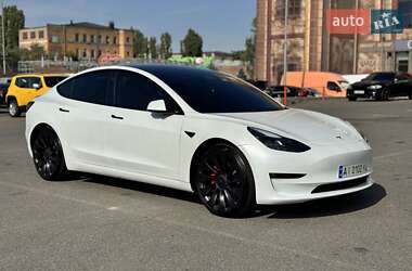 Седан Tesla Model 3 2023 в 