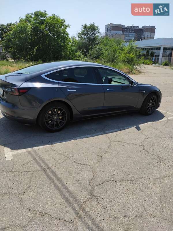 Седан Tesla Model 3 2019 в Запоріжжі