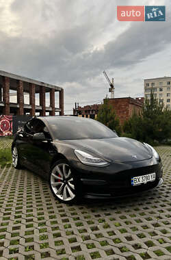 Седан Tesla Model 3 2019 в 