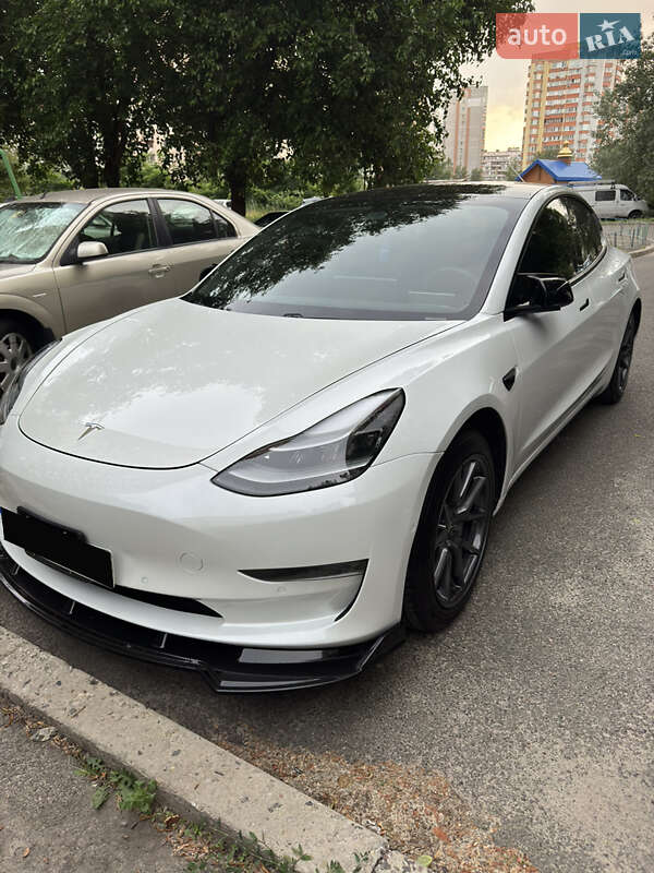 Седан Tesla Model 3 2021 в Киеве фото 3 Седан Tesla Model 3 2021 в Киеве