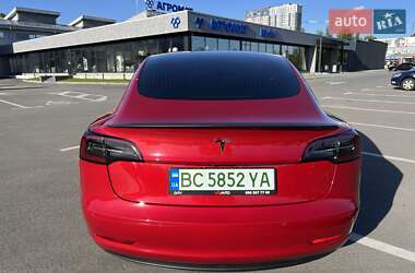Седан Tesla Model 3 2018 в 