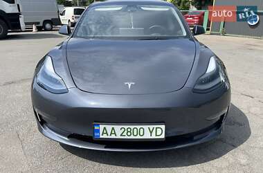 Седан Tesla Model 3 2023 в 