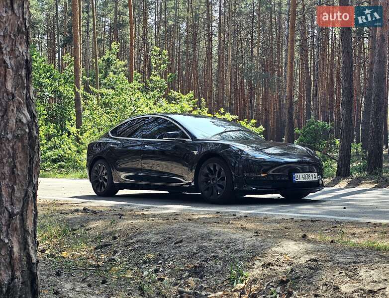 Седан Tesla Model 3 2018 в 