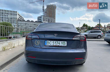 Седан Tesla Model 3 2020 в 