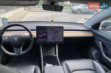 Седан Tesla Model 3 2020 в 