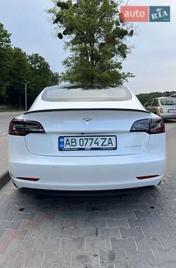 Седан Tesla Model 3 2021 в Виннице