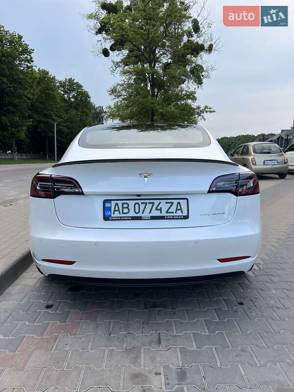 Седан Tesla Model 3 2021 в Виннице